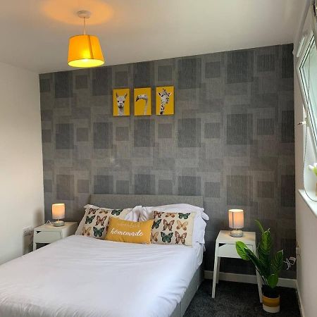 Modern 2 Bedroom Flat With Free Parking In Cambuslang, Γλασκώβη Εξωτερικό φωτογραφία